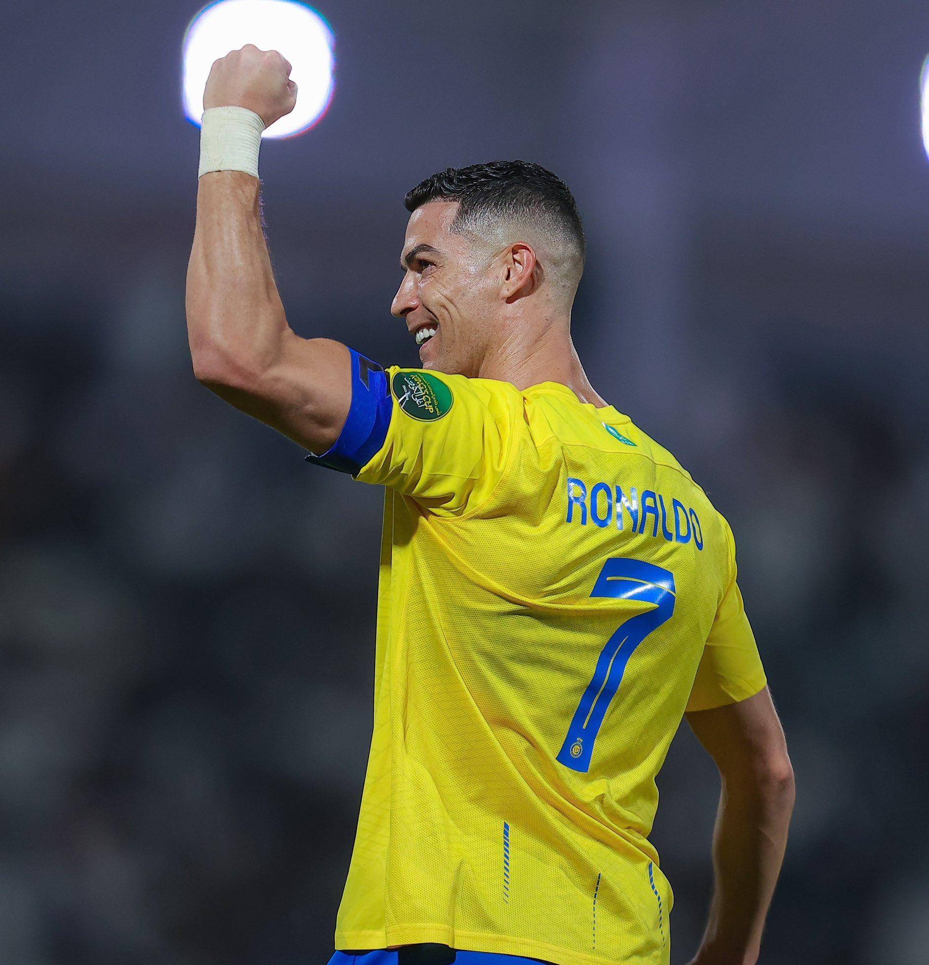 半场战报：科隆1-2法兰克福（半场：科隆1-2落后法兰克福）