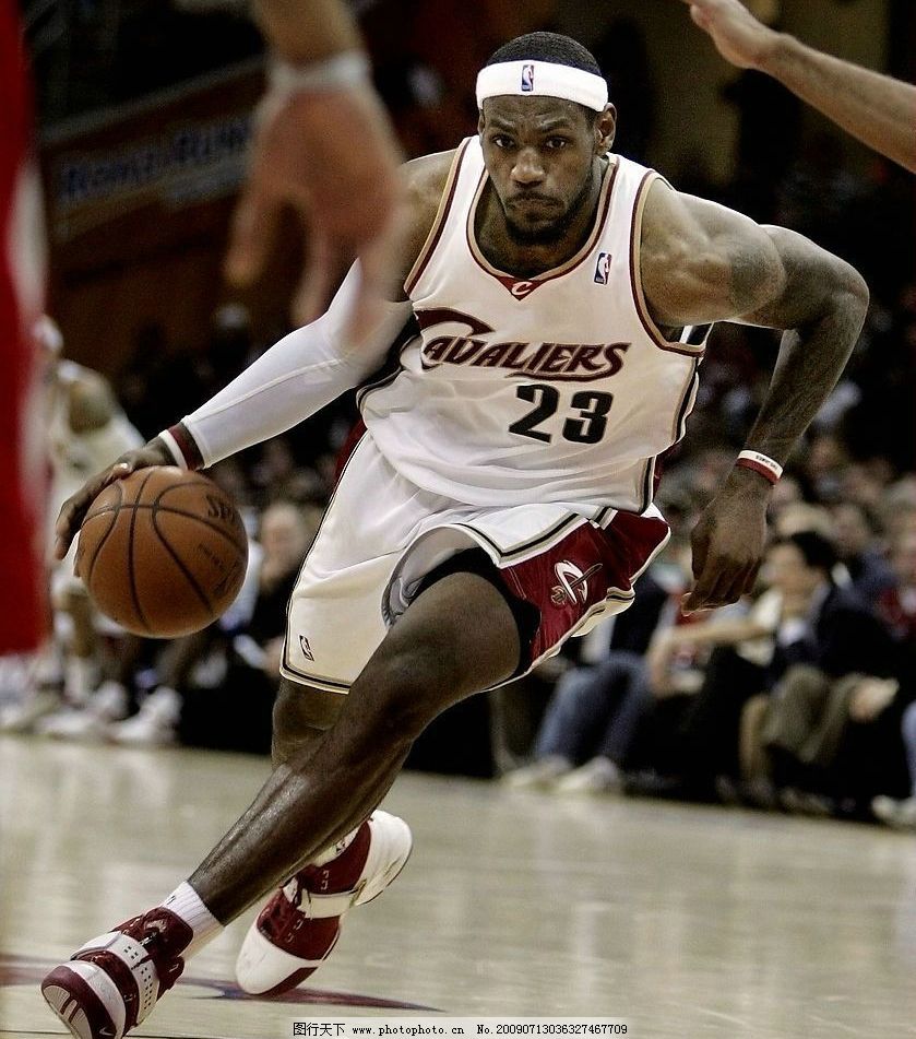 央视举办民间足球争霸赛：苏超、赣超、蒙超冠军等8队参赛（央视举办民间足球争霸赛：苏超、赣超、蒙超等联赛冠军领衔八队参战）