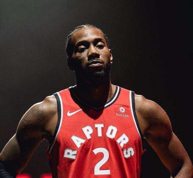 邦马蒂：我小时候踢球常遭歧视，人们说女孩怎么踢起球来了（邦马蒂：童年踢球屡遭偏见，总被质疑“女孩怎么会踢球？”）