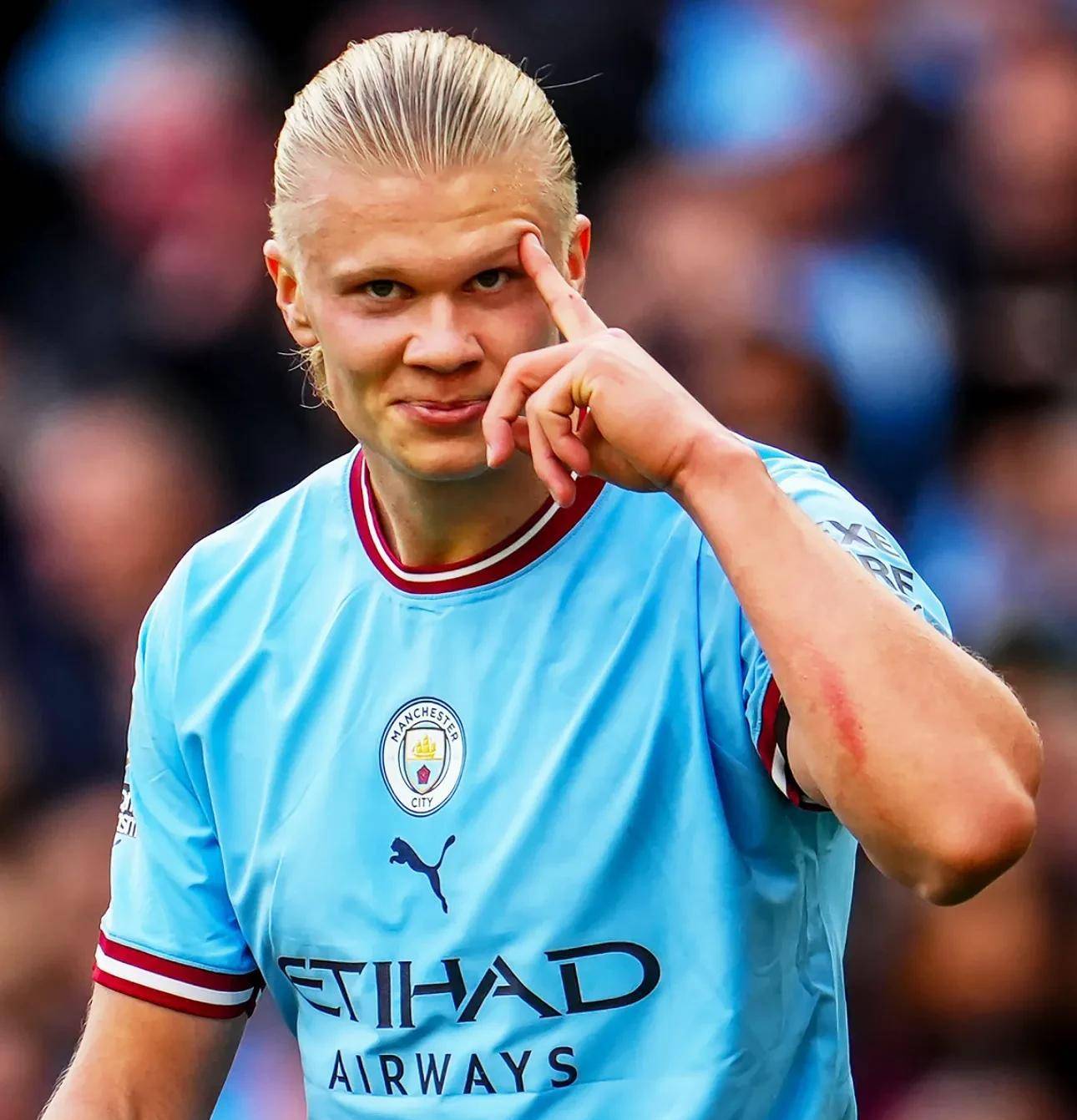 《转会市场》通过球迷投票评选出来的2025年最佳...（球迷票选出炉：《转会市场》揭晓2025年度最佳）