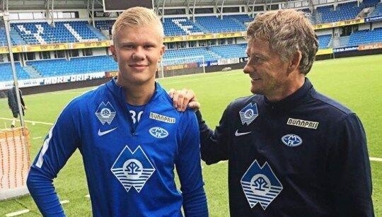 萨拉赫欧冠遭除名！利物浦内讧升级，功勋巨星与俱乐部彻底决裂（欧冠名单无萨拉赫！利物浦内乱加剧，功勋巨星与俱乐部关系决裂）