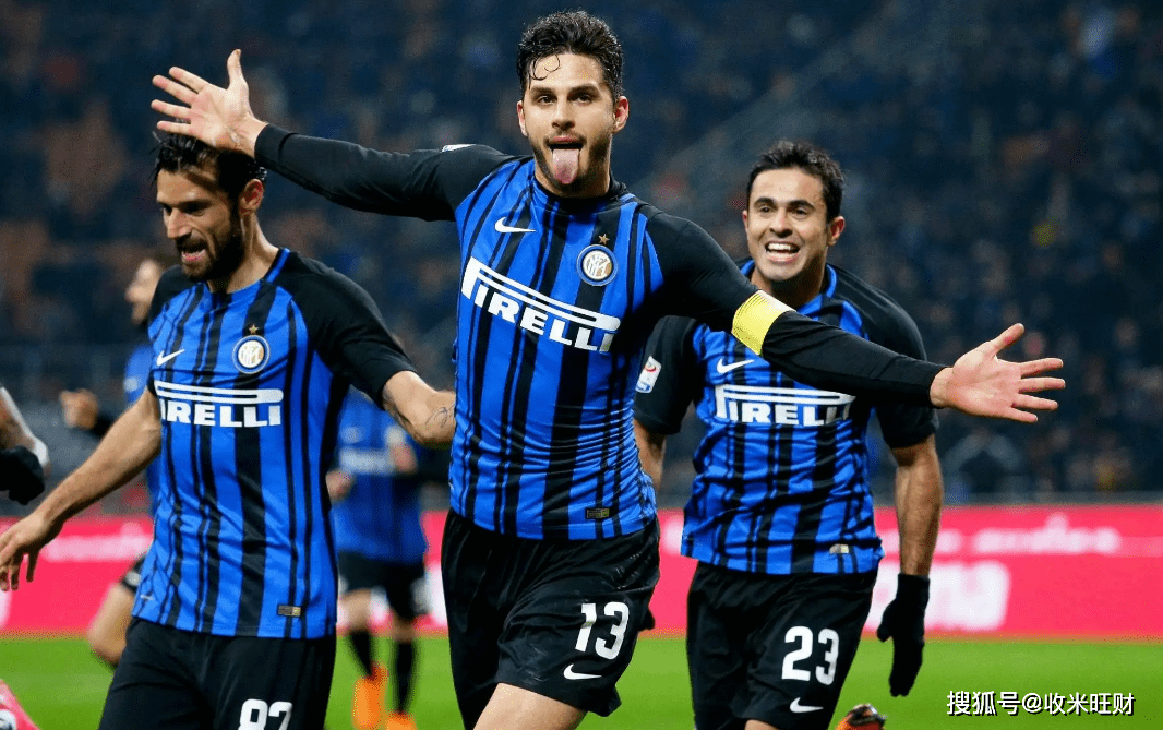 顶流对决！年终大战八强出炉：C罗PK安东尼、姆巴佩vs梅西（八强出炉！年终巅峰之战：C罗迎战安东尼，姆巴佩对垒梅西）