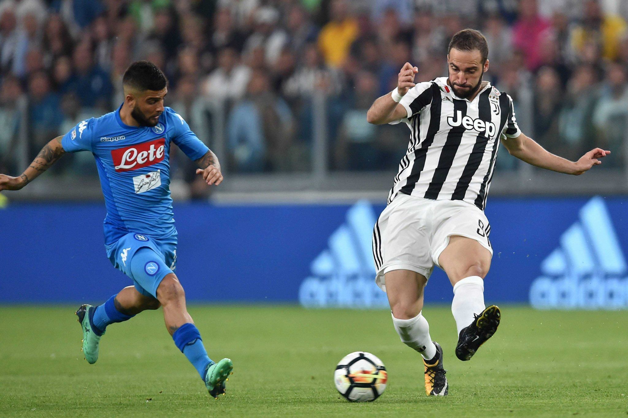 官方：莱万特主帅卡莱罗下课；球队本赛季西甲仅积9分排倒二（莱万特官宣解雇主帅卡莱罗：本季西甲仅积9分，排名倒数第二）