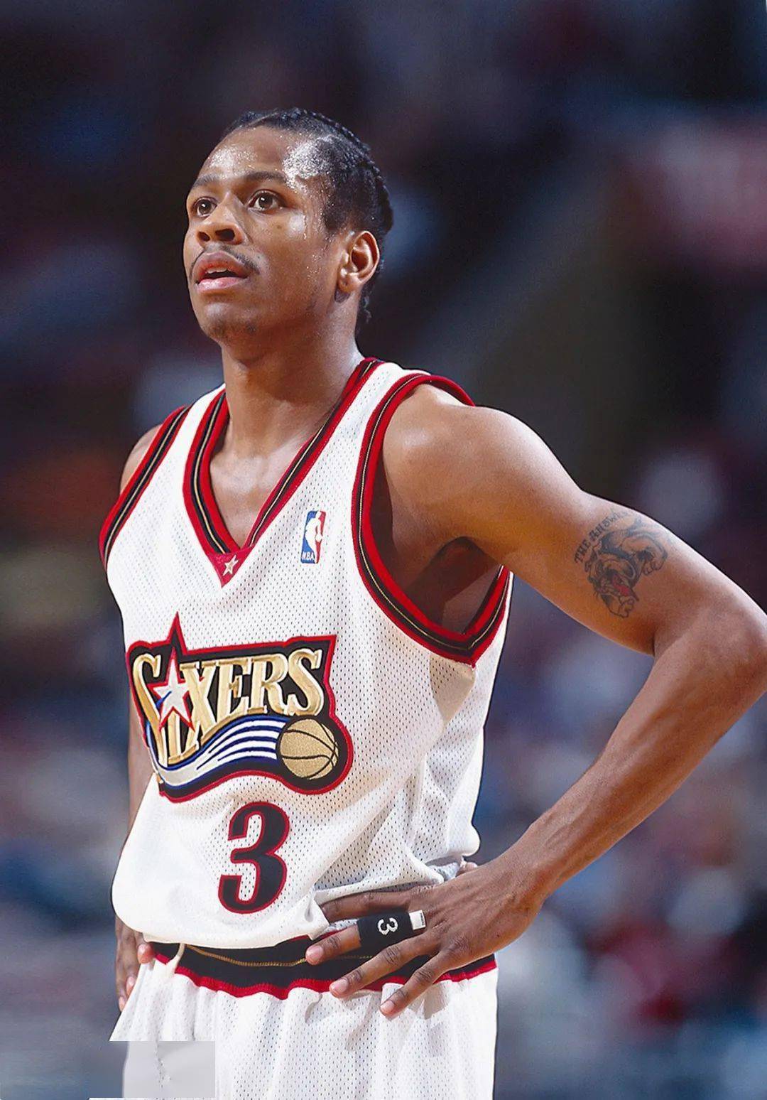 伊涅斯塔：中场球员当教练更能掌控全局，小法现在做得非常好（伊涅斯塔：中场出身教练更能掌控大局，小法目前表现出色）